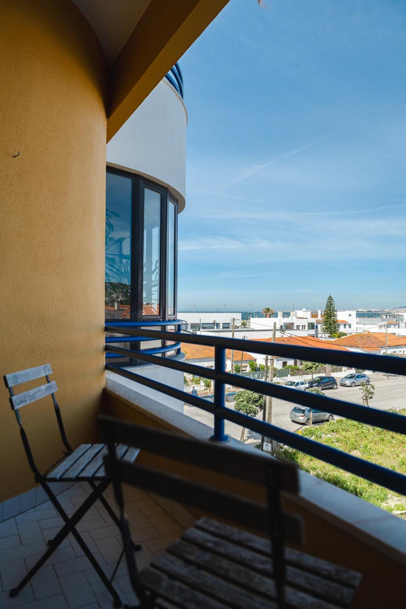 Sea View & Sundown, 150M From The Beach And Surf Spots Costa de Caparica Eksteriør billede