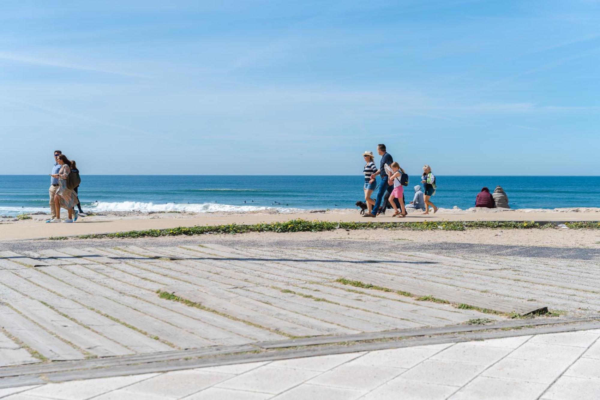Sea View & Sundown, 150M From The Beach And Surf Spots Costa de Caparica Eksteriør billede