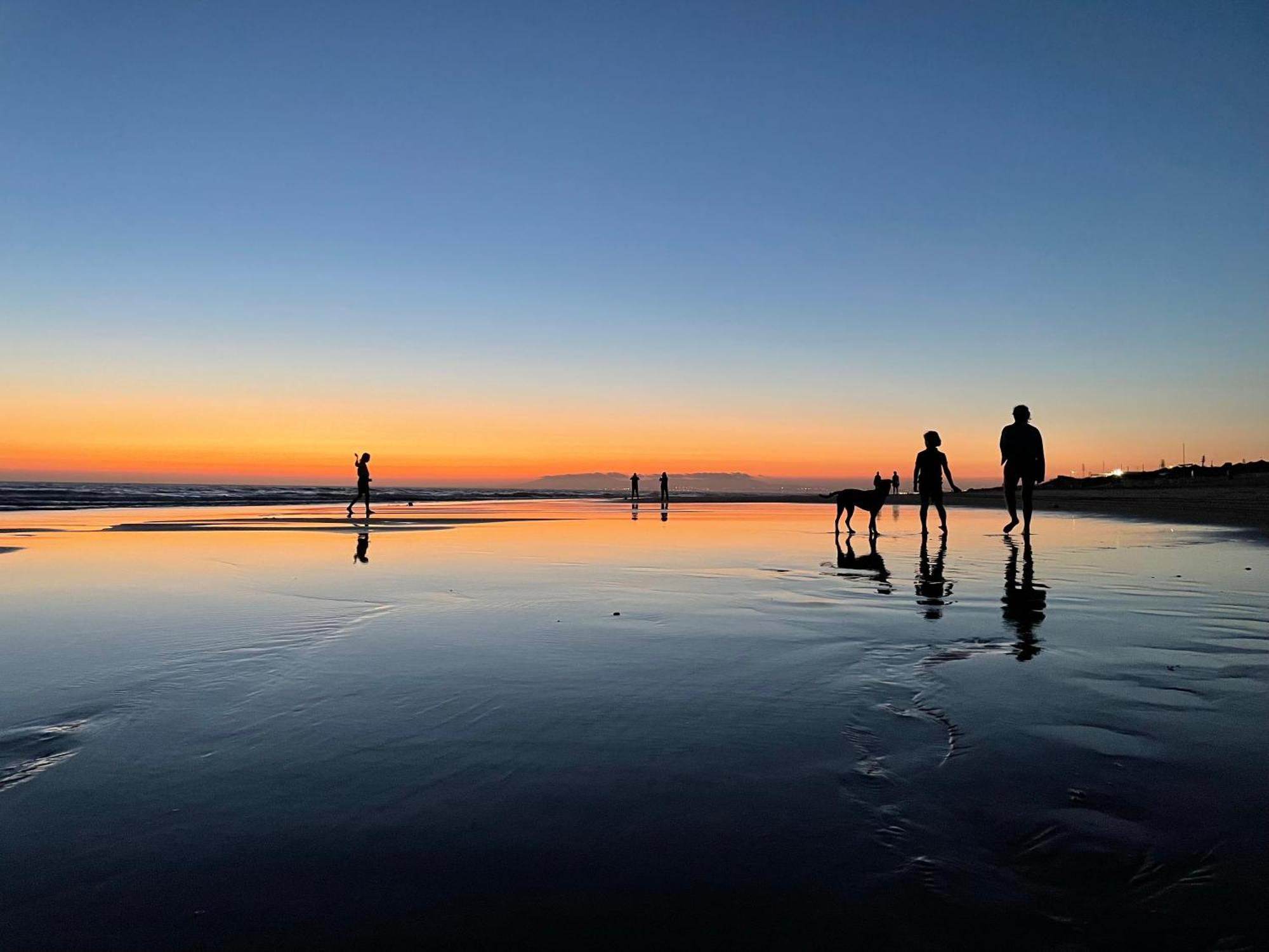 Sea View & Sundown, 150M From The Beach And Surf Spots Costa de Caparica Eksteriør billede